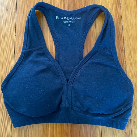 Beyond Yoga sports bra size xs - Picture 1 of 3